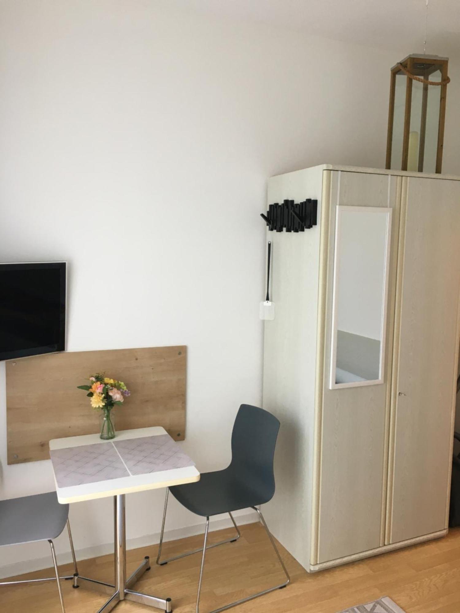 Tiny-klotzsche Apartment *